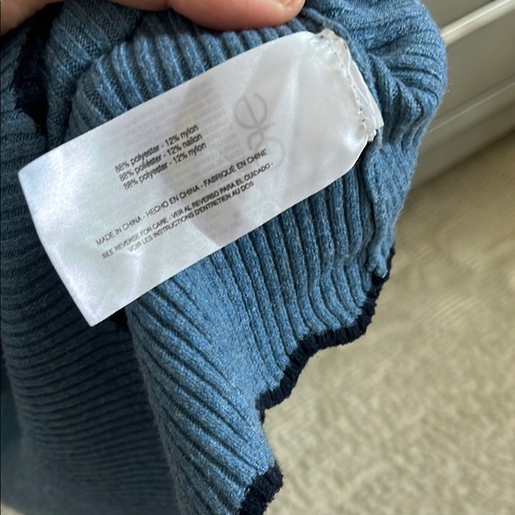 Sam Edelman Leslie Ribbed Knit Round Neck Short Sleeve Scallop Edge Top - Picture 8 of 10